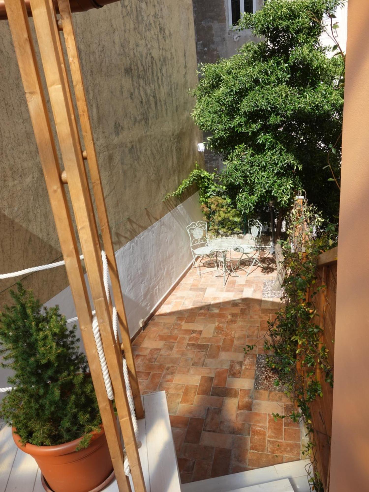 Cavana Cosy Apartment With Garden Near The Sea Triëst Buitenkant foto